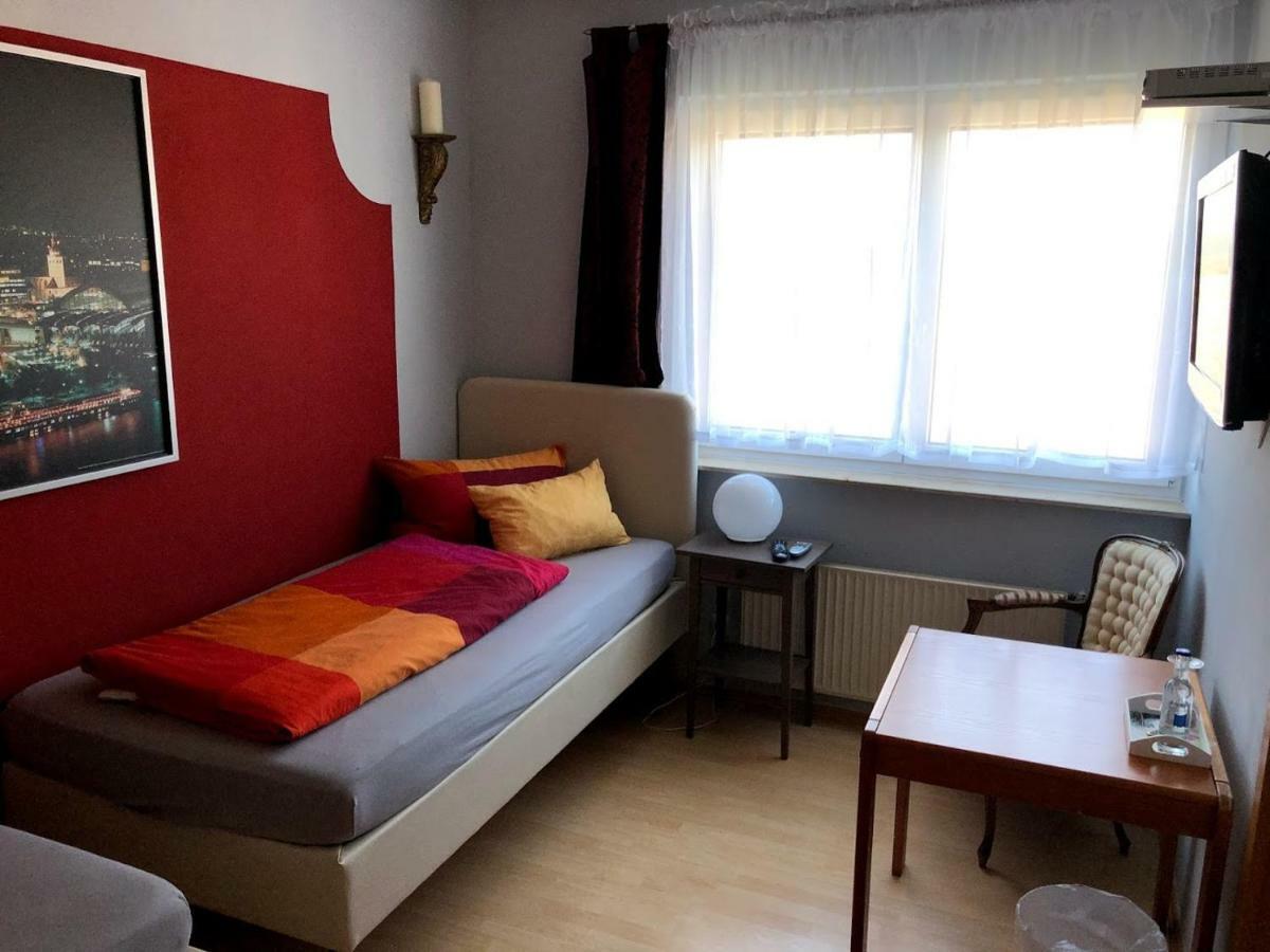 Hotel Garni Zum Adenauer Forst Wimbach Eksteriør billede